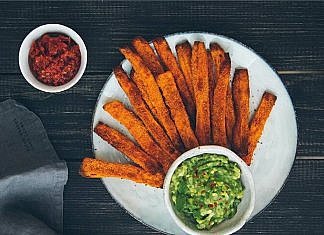 Sweetpotato Insta-sticks! Cartofi dulci, guacamole dip si povesti fierbinti!
