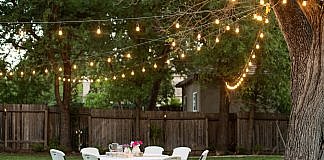 Cum găzduiești un garden party? Grătar cu prieteni.