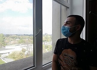 Efectele gandirii pozitive in pandemie. Interviu cu Razvan Lazaroiu, makeup artist